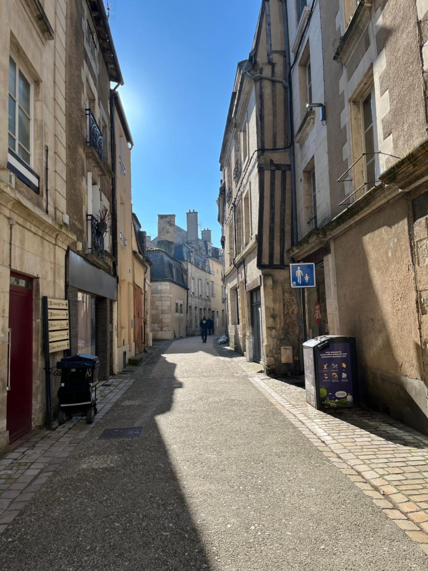 Le Cosy Du Marche Notre-Dame Lägenhet Poitiers Exteriör bild